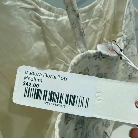 Olivaceous NWT Cream Isadora Floral Crop Top. Size M - Picture 8 of 8